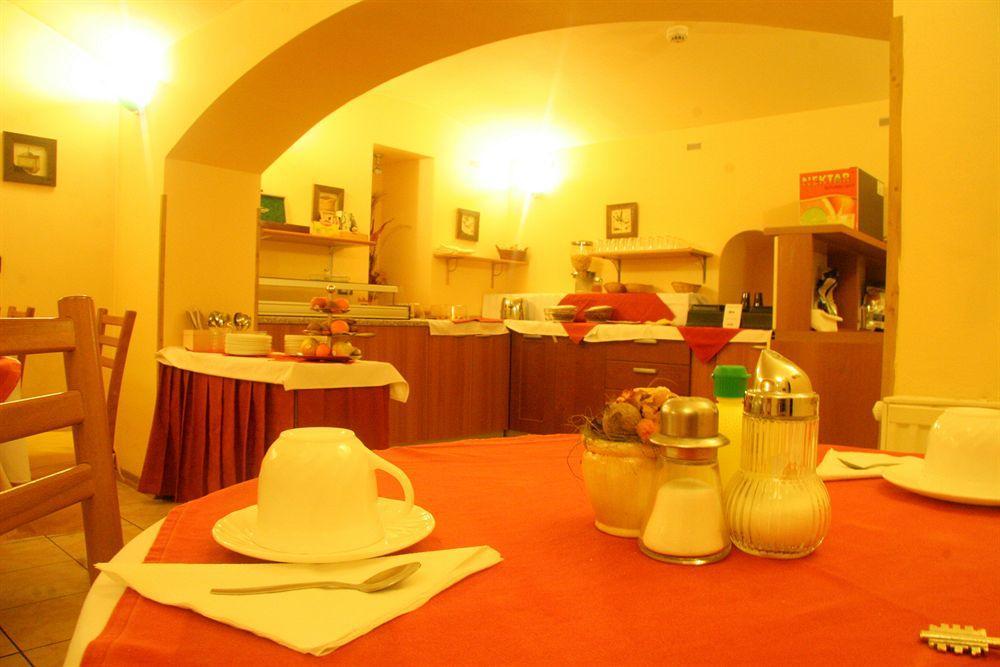 Central Hotel Tiepolo Prága Kültér fotó