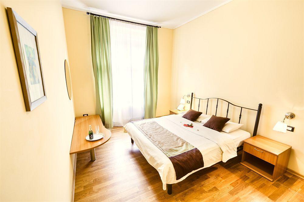 Central Hotel Tiepolo Prága Kültér fotó