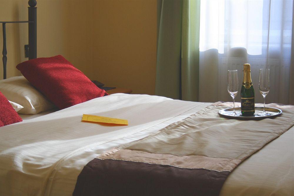 Central Hotel Tiepolo Prága Kültér fotó